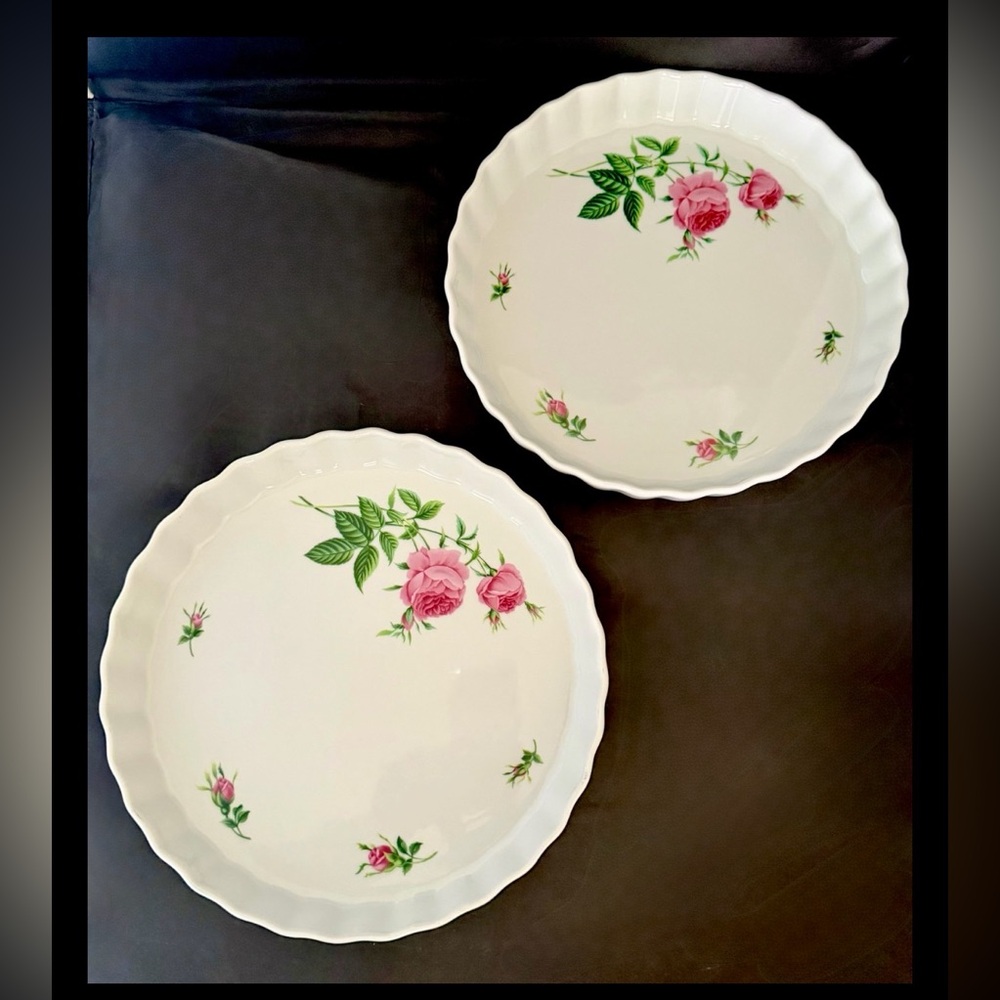 ChristIneholm Quiche Pie Dish Plates 9.5" Pink Roses Fluted Edge Set Of 2 EUC